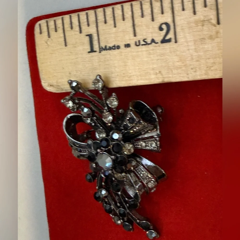 Vintage Black Rhinestone Floral Bow Brooch Gun Metal Silver Tone Jewelry‎